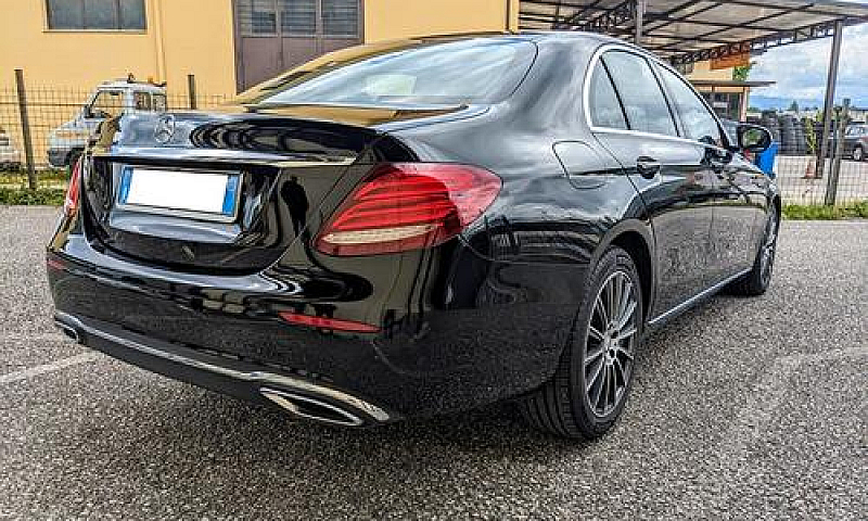 Mercedes-Benz E 200 ...
