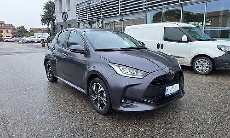 Toyota Yaris 1.5H Tr...