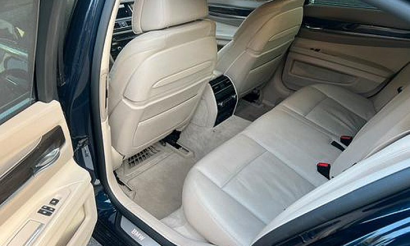 Bmw Serie 730...
