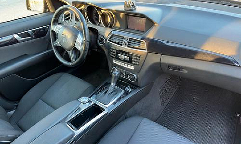 Mercedes Classe C200...