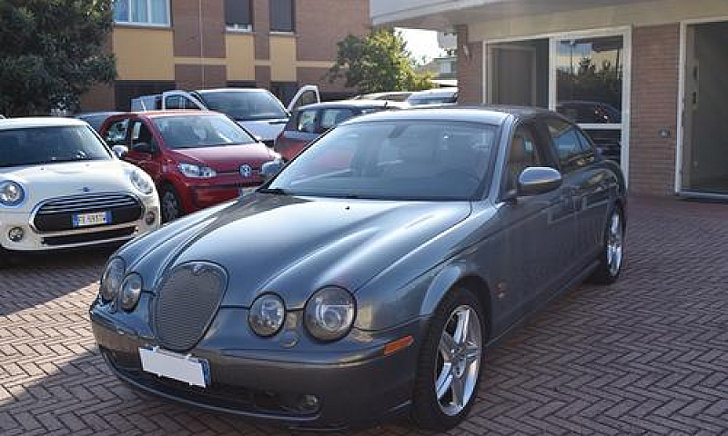 Jaguar S-Type R 4.2 ...