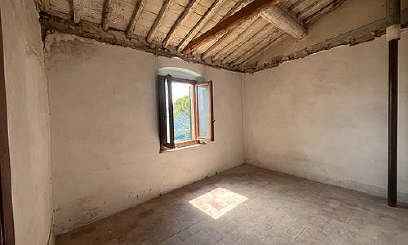 Casa Con Magazzino E...