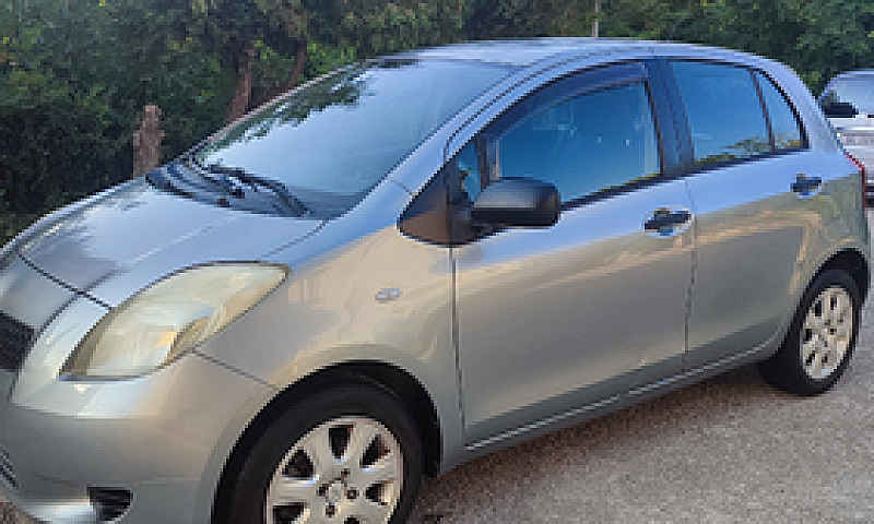 Toyota Yaris 1.0 Ben...