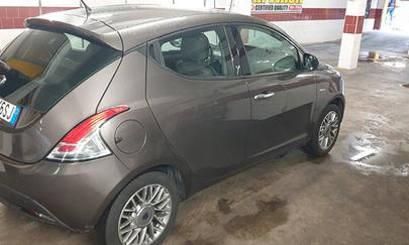Lancia Y - 2012 Full...