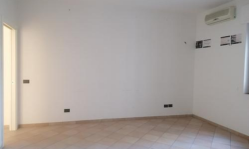 598740 Nel Centro Di...