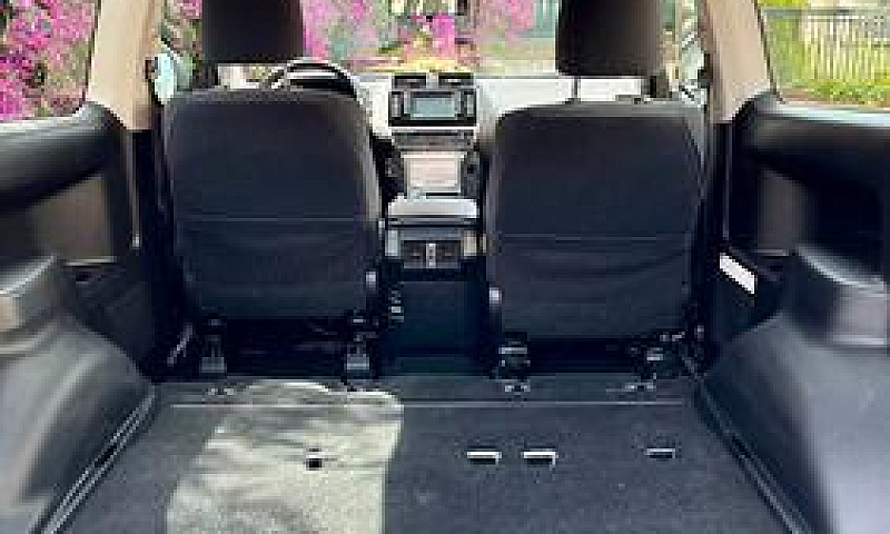 Toyota Land Cruiser1...