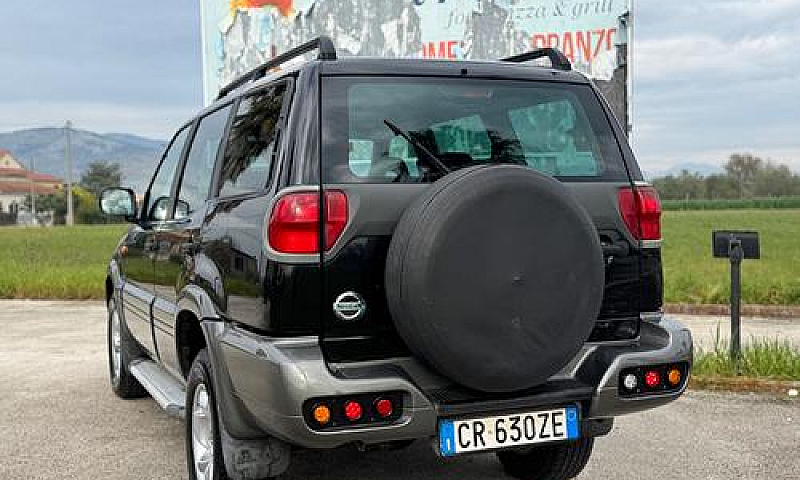 Nissan Terrano Ii Su...