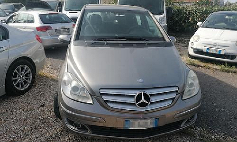 Mercedes-Benz B 180 ...