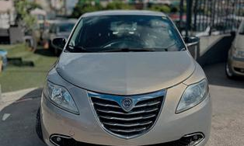 Lancia Ypsilon 1.2 6...