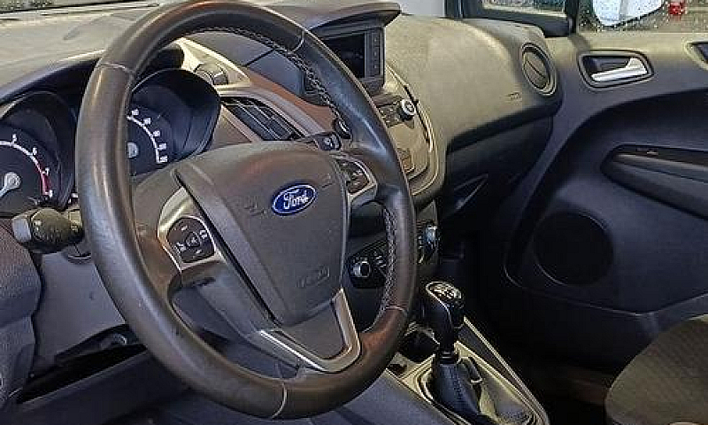 Ford Tourneo Courier...