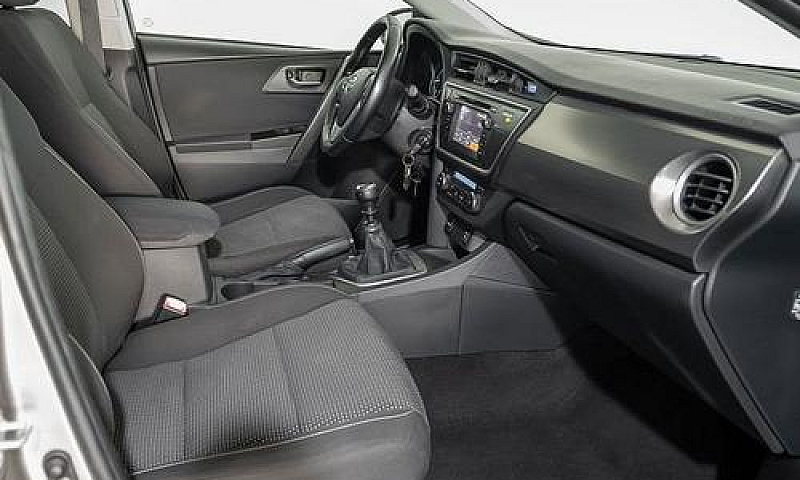 Toyota Auris Touring...