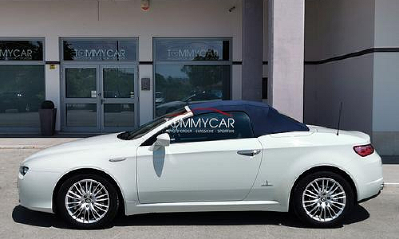 Alfa Romeo Spider 17...