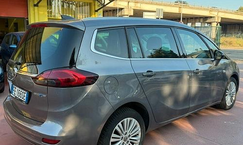Opel Zafira Tourer 1...