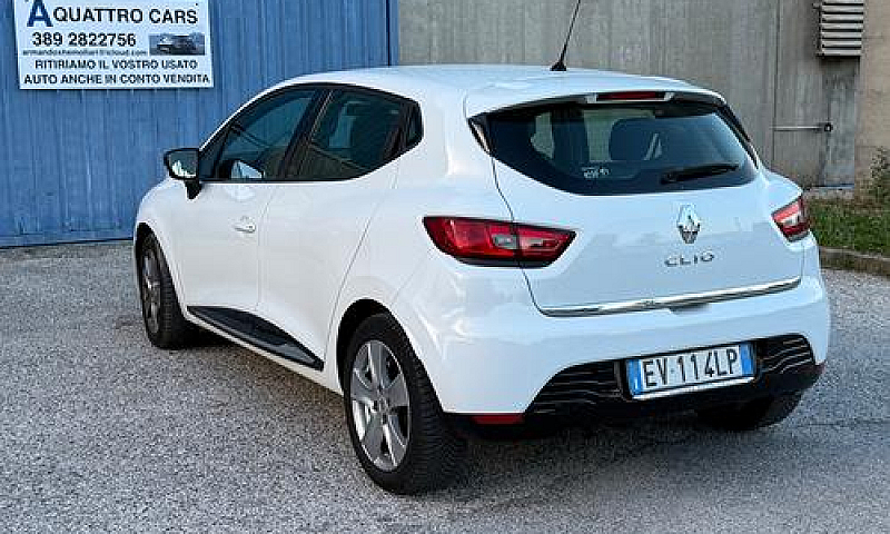 Renault Clio 1.2 75C...