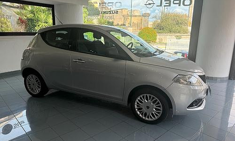 Lancia Ypsilon 1.3 M...