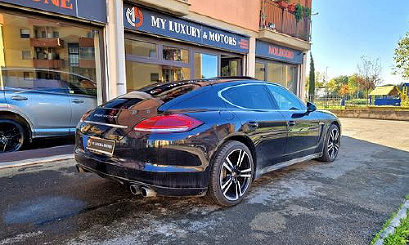 Porsche Panamera 4.8...