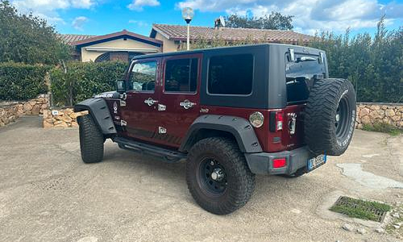 Jeep Wrangler Sahara...