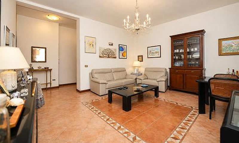 Cagliari, Via Ravenn...