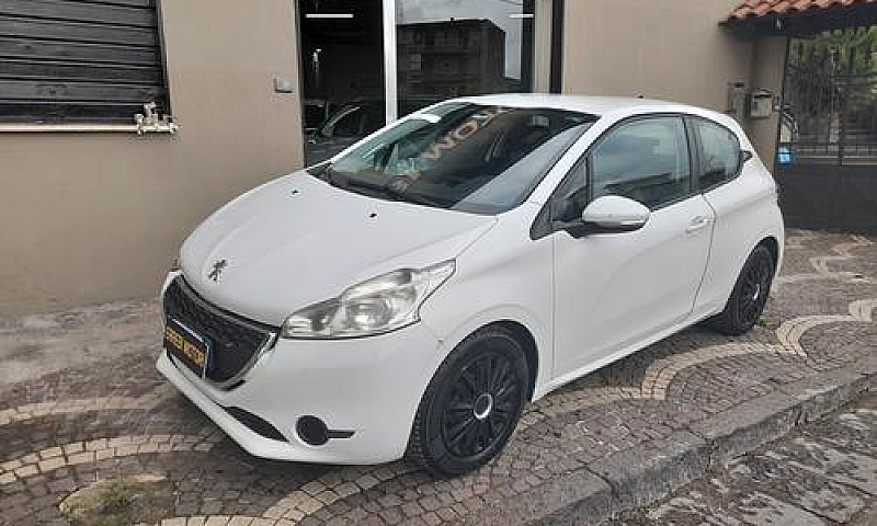 Peugeot 208 1.2 82 C...