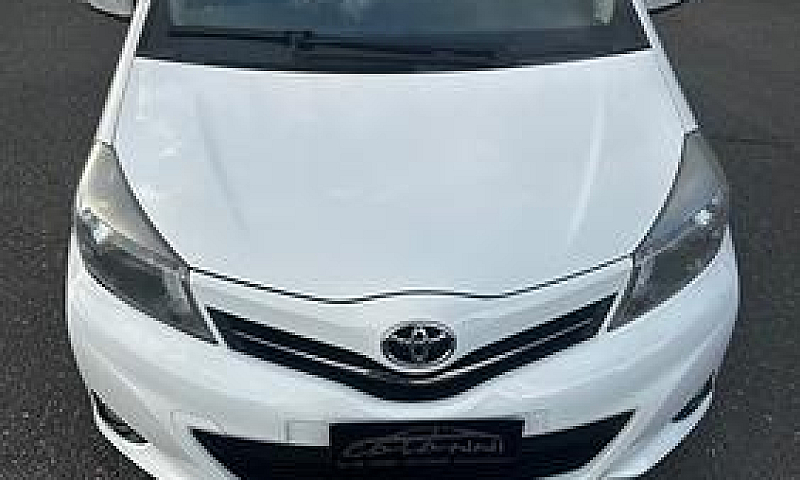 Toyota Yaris Lounge...