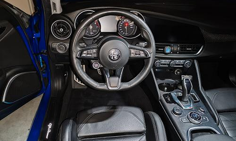 Alfa Romeo Giulia Ve...