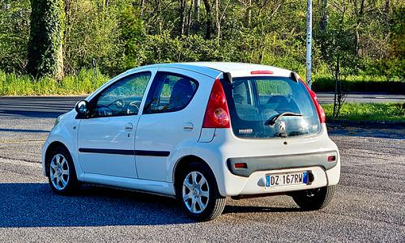 Peugeot 107 1.0 68Cv...