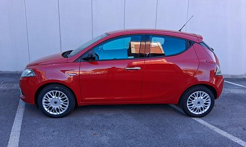 Lancia Ypsilon 1.2 6...