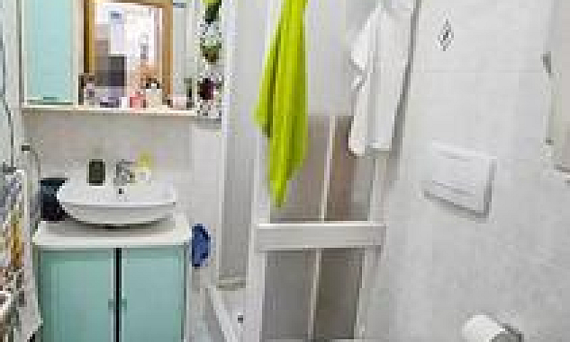 Laives: Bilocale Con...