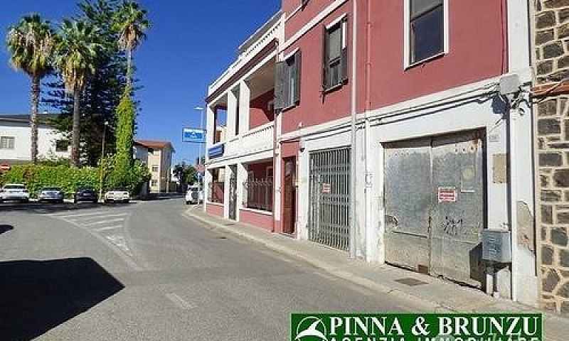 Oristano - Via Tharr...