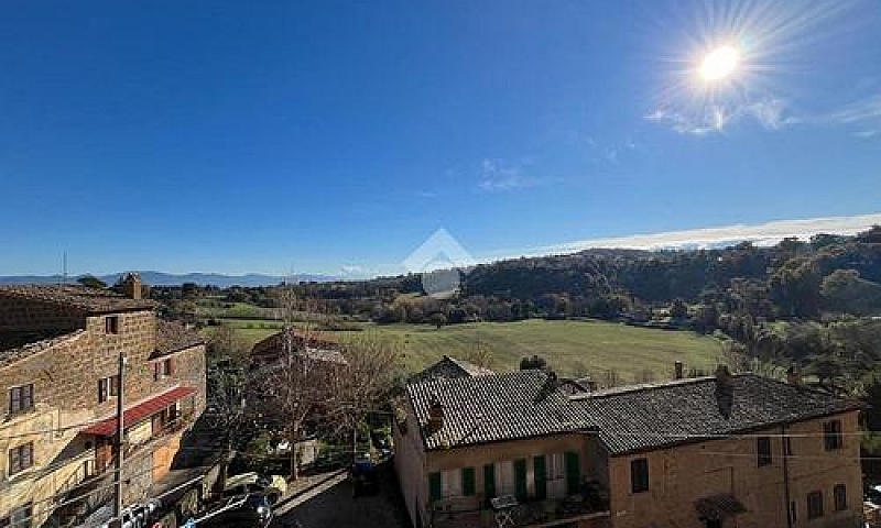 2 Locali A Porano...