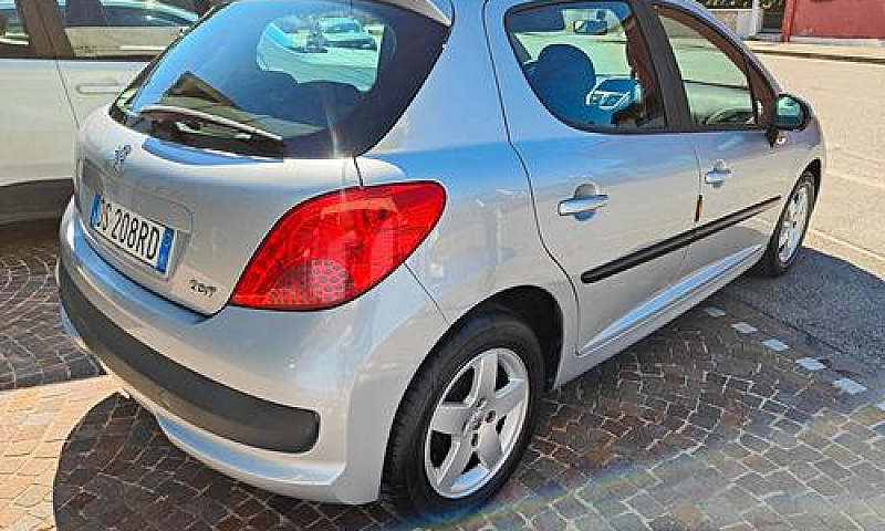 Peugeot 207 1.4 Vti ...