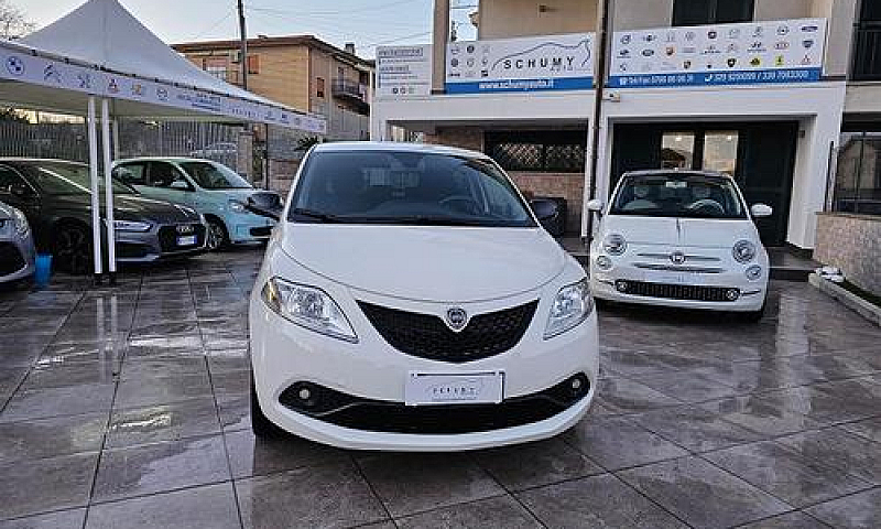 Lancia Ypsilon 1.2 6...