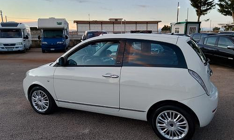 Lancia Ypsilon 1.3 M...