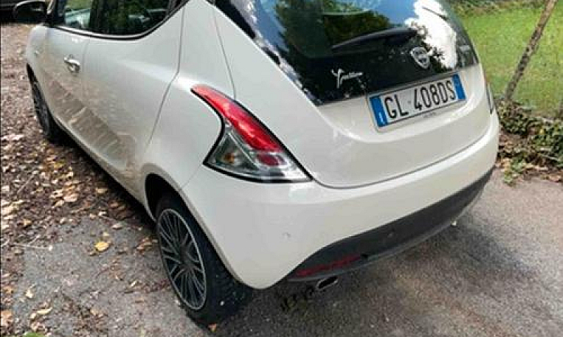 Lancia Ypsilon 1.0 F...