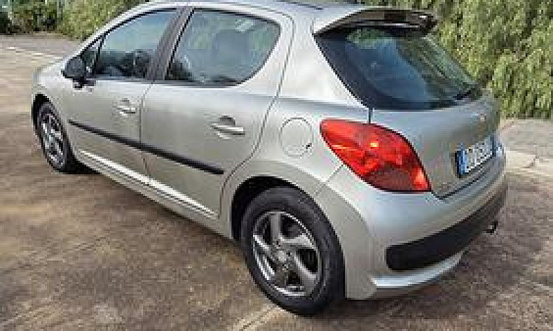 Peugeot 207...