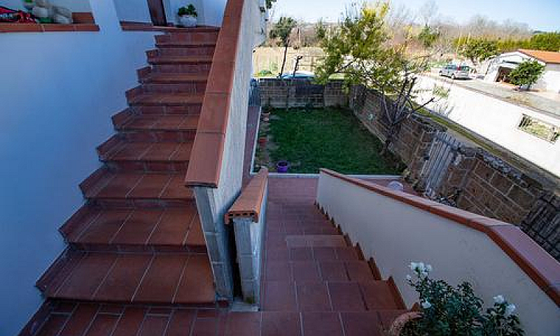 Casa Con Giardino E ...
