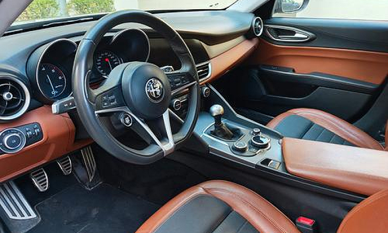 Alfa Romeo Giulia (2...