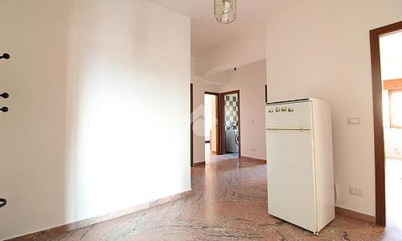 4 Locali A Reggio Di...