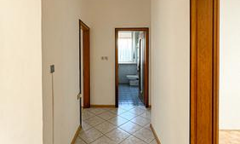 Quadrilocale A Laive...