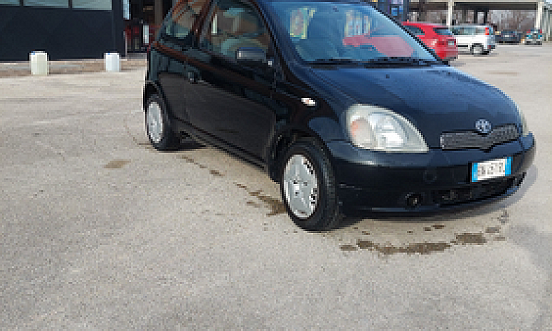 Toyota Yiaris Anno 2...