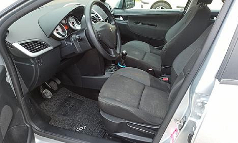 Peugeot 207 1.6 Hdi ...