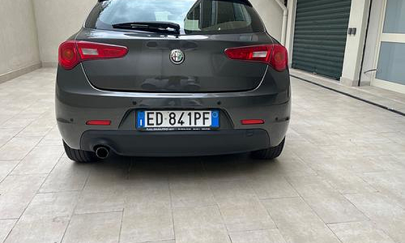 Alfa Romeo Giulietta...