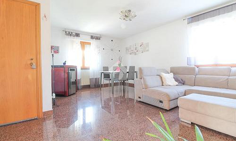 3 Locali A San Bened...