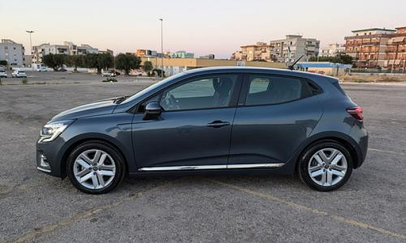 Renault Clio Full Hy...