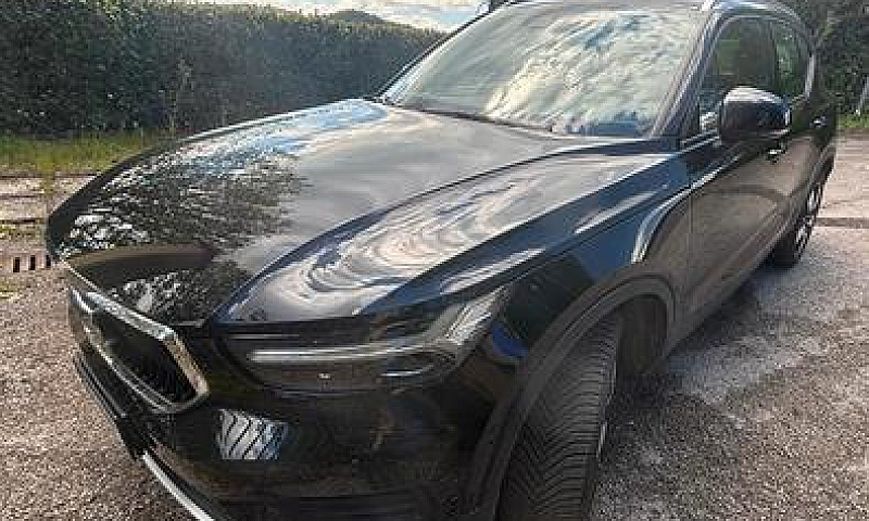 Auto Volvo Xc40...