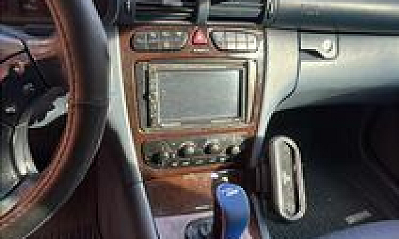 Mercedes C...