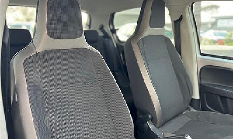 Volkswagen Up! 1.0 5...