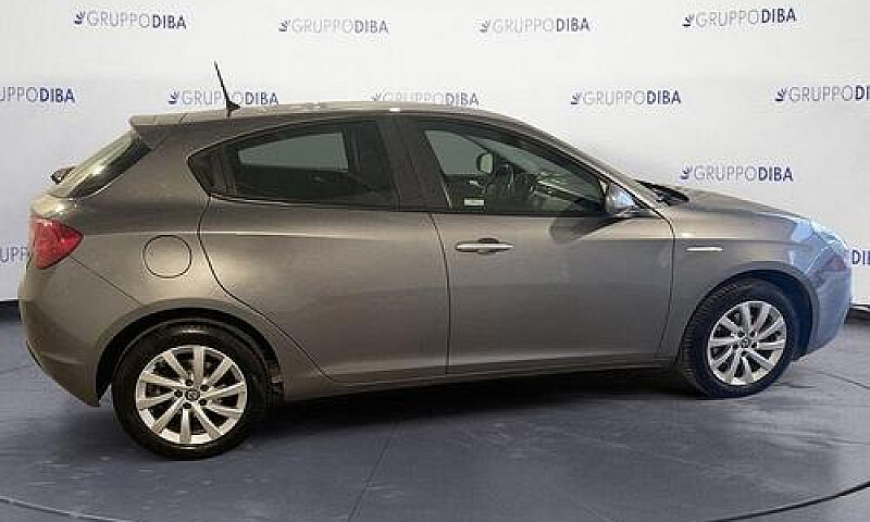 Alfa Romeo Giulietta...