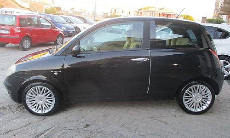 Lancia Ypsilon 1.3 M...