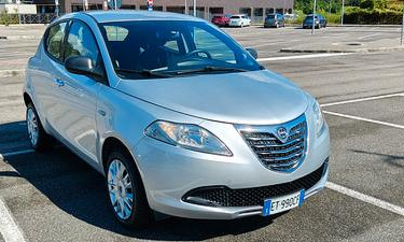 Lancia Ypsilon 0.9 T...